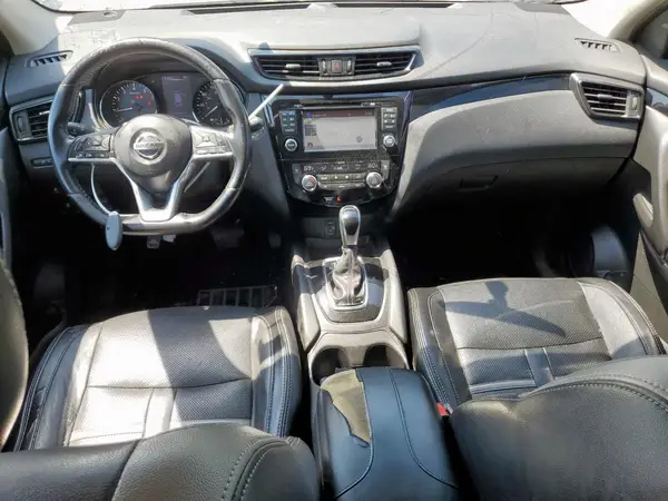 JN1BJ1CP3HW021084 2017 NISSAN ROGUE - Image 8
