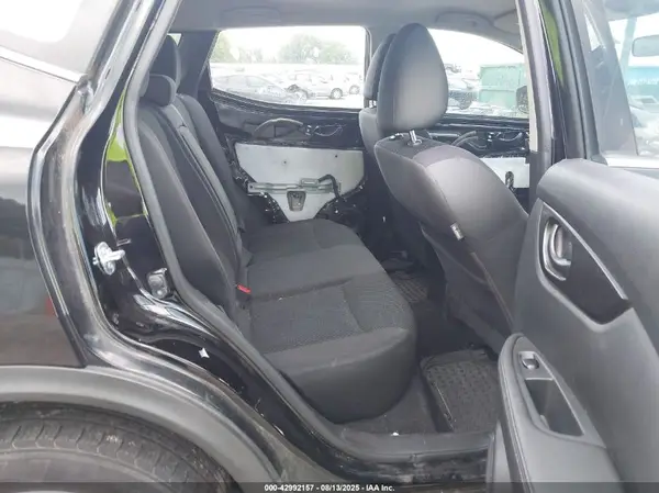 JN1BJ1CP3HW021182 2017 NISSAN ROGUE - Image 8