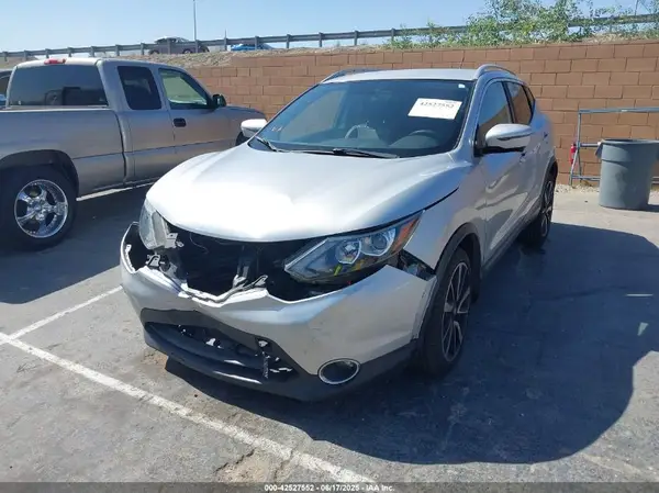 JN1BJ1CP3HW024759 2017 NISSAN ROGUE - Image 2