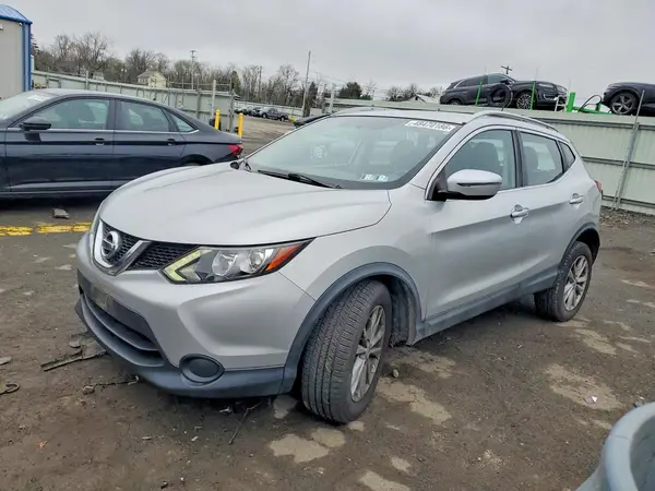 JN1BJ1CP3HW025829 2017 NISSAN ROGUE - Image 1