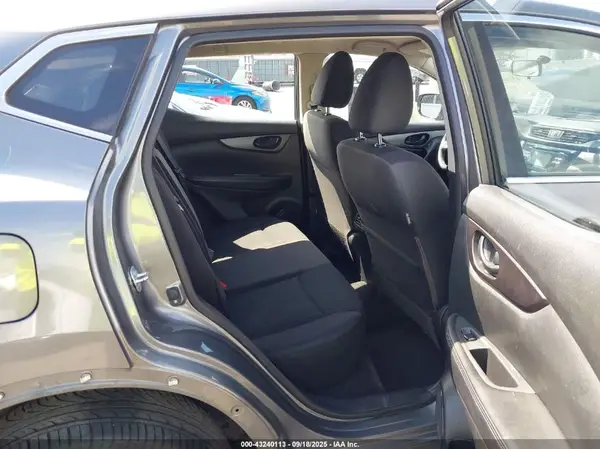 JN1BJ1CP3HW034031 2017 NISSAN ROGUE - Image 8