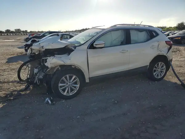 JN1BJ1CP3HW034756 2017 NISSAN ROGUE - Image 1