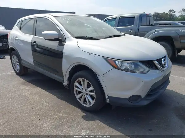 JN1BJ1CP3HW036300 2017 NISSAN ROGUE - Image 1