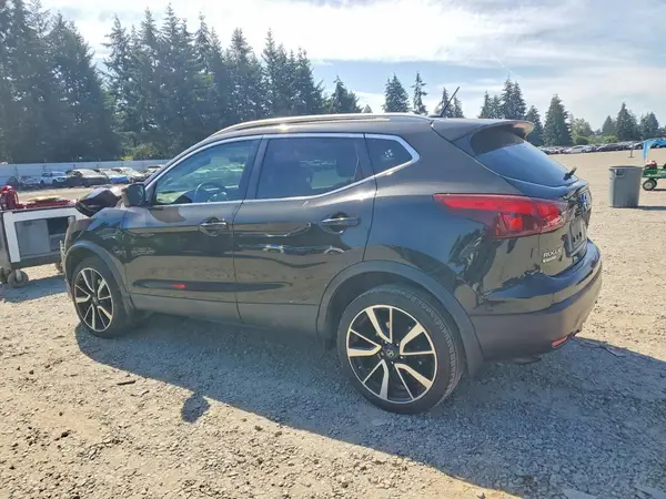 JN1BJ1CP3JW100258 2018 NISSAN ROGUE - Image 2
