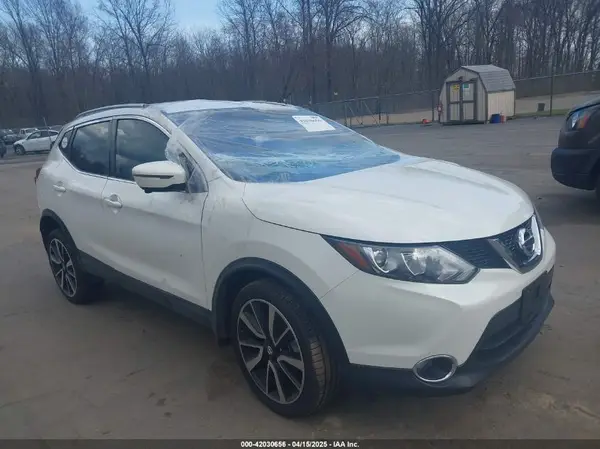 JN1BJ1CP3JW103922 2018 NISSAN ROGUE - Image 1