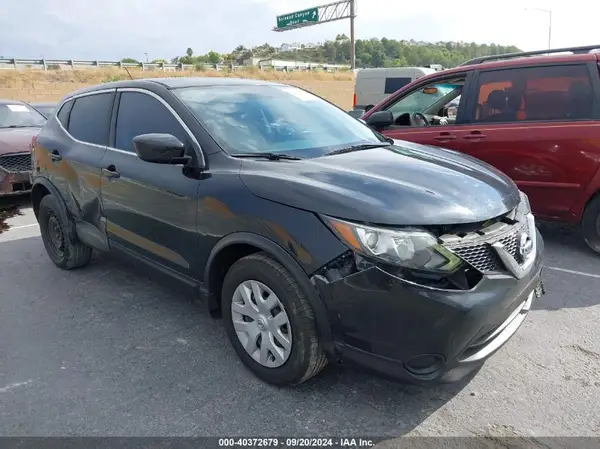 JN1BJ1CP3JW104049 2018 NISSAN ROGUE - Image 1