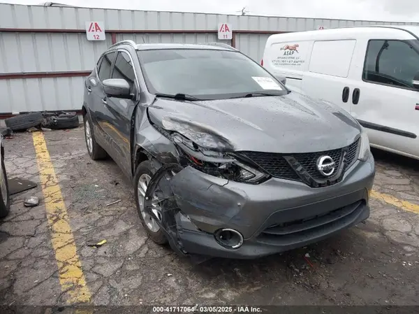JN1BJ1CP3JW105119 2018 NISSAN ROGUE - Image 1