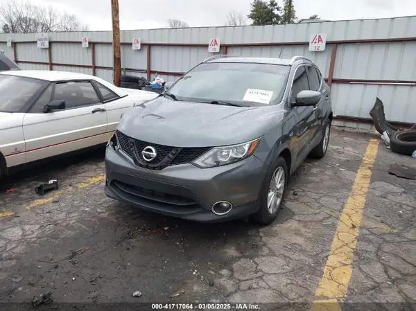 JN1BJ1CP3JW105119 2018 NISSAN ROGUE - Image 2
