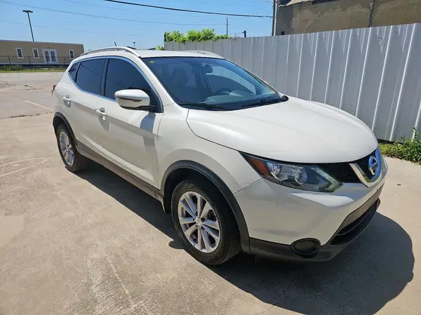 JN1BJ1CP3JW105198 2018 NISSAN ROGUE - Image 1
