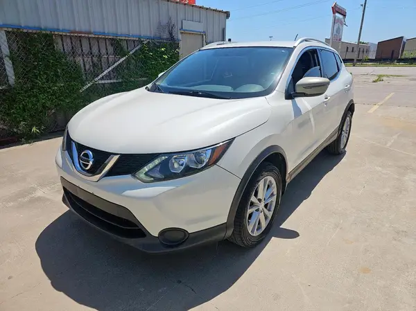 JN1BJ1CP3JW105198 2018 NISSAN ROGUE - Image 2