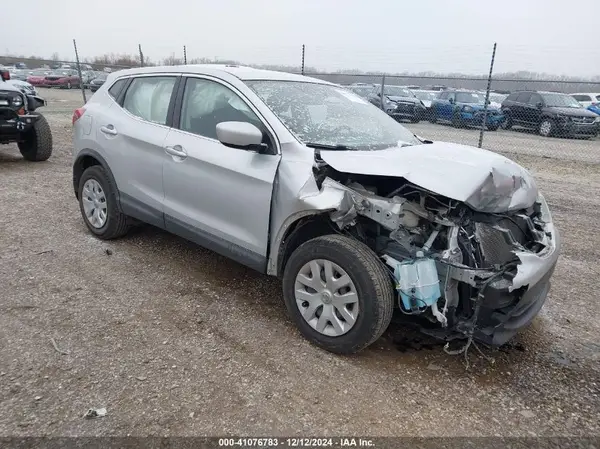 JN1BJ1CP3JW105279 2018 NISSAN ROGUE - Image 1