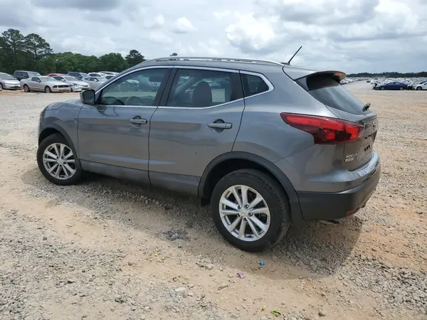 JN1BJ1CP3JW105332 2018 NISSAN ROGUE - Image 2