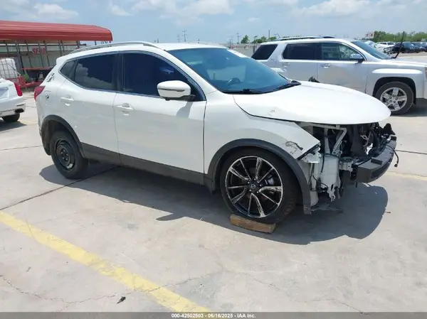 JN1BJ1CP3JW107470 2018 NISSAN ROGUE - Image 1