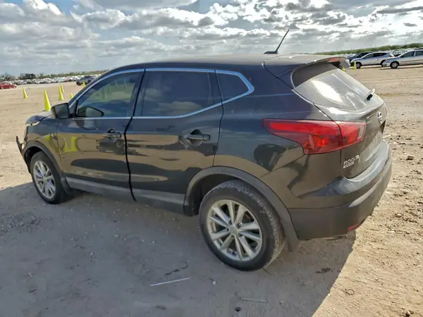 JN1BJ1CP3JW159360 2018 NISSAN ROGUE - Image 2