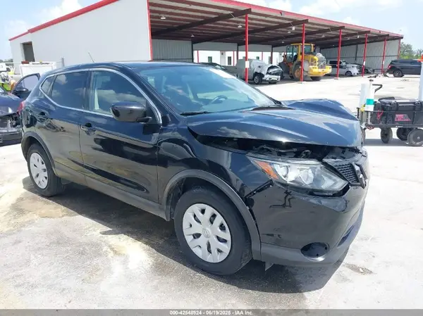 JN1BJ1CP3JW160198 2018 NISSAN ROGUE - Image 1