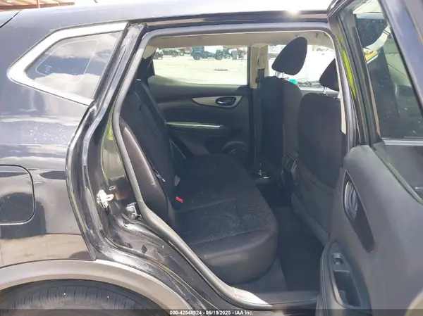 JN1BJ1CP3JW160198 2018 NISSAN ROGUE - Image 8