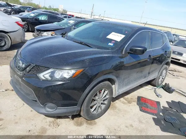 JN1BJ1CP3JW160587 2018 NISSAN ROGUE - Image 2