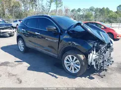 JN1BJ1CP3JW164977 2018 NISSAN ROGUE