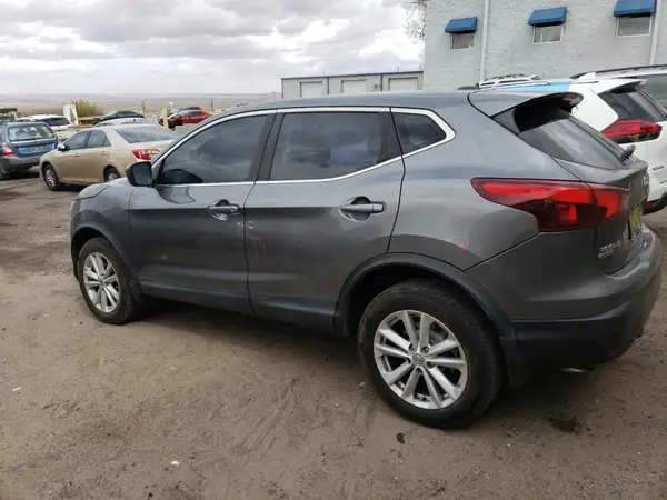 JN1BJ1CP3JW180516 2018 NISSAN ROGUE - Image 2