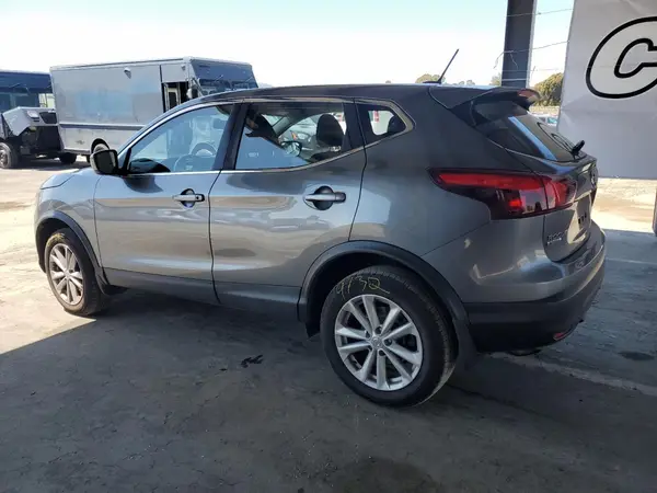 JN1BJ1CP3JW184128 2018 NISSAN ROGUE - Image 2