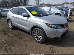 JN1BJ1CP3JW185229 2018 NISSAN ROGUE