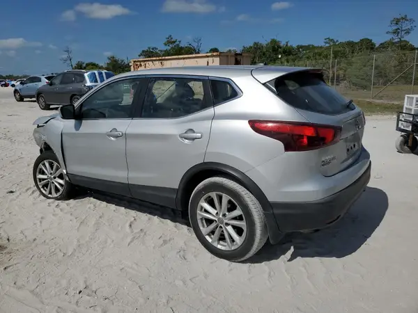 JN1BJ1CP3JW186090 2018 NISSAN ROGUE - Image 2