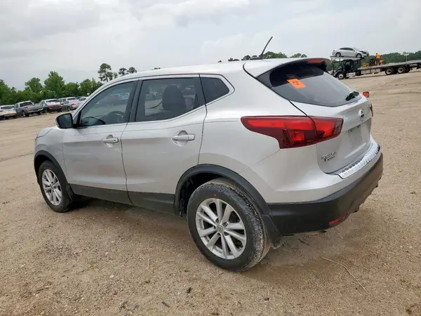 JN1BJ1CP3JW188051 2018 NISSAN ROGUE - Image 2