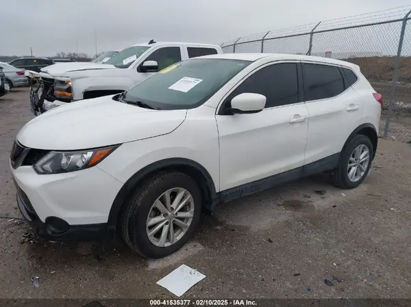 JN1BJ1CP3JW189846 2018 NISSAN ROGUE - Image 2