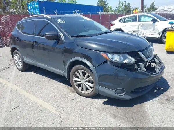 JN1BJ1CP3JW195288 2018 NISSAN ROGUE - Image 1