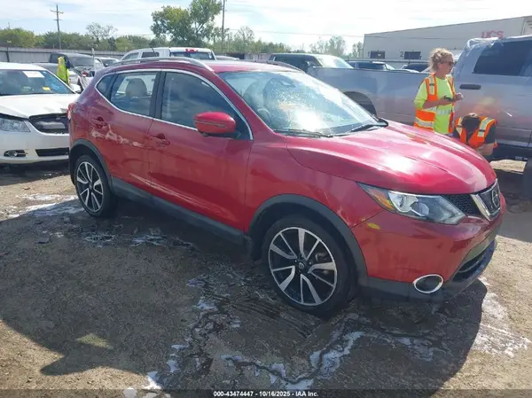 JN1BJ1CP3JW196859 2018 NISSAN ROGUE - Image 1