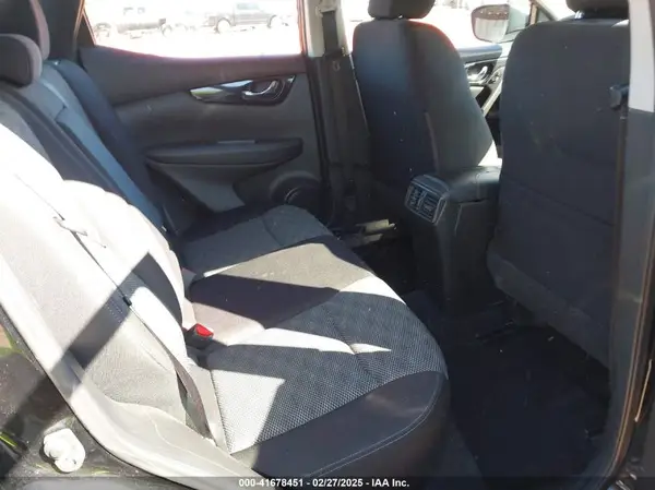 JN1BJ1CP3KW524637 2019 NISSAN ROGUE - Image 8