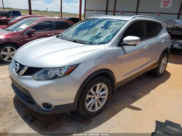 JN1BJ1CP4HW001605 2017 NISSAN ROGUE - Image 2