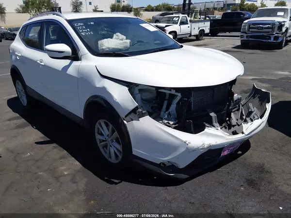 JN1BJ1CP4HW001815 2017 NISSAN ROGUE - Image 1
