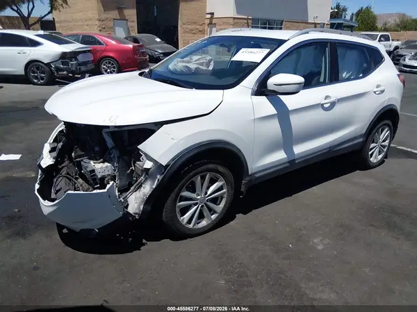 JN1BJ1CP4HW001815 2017 NISSAN ROGUE - Image 2