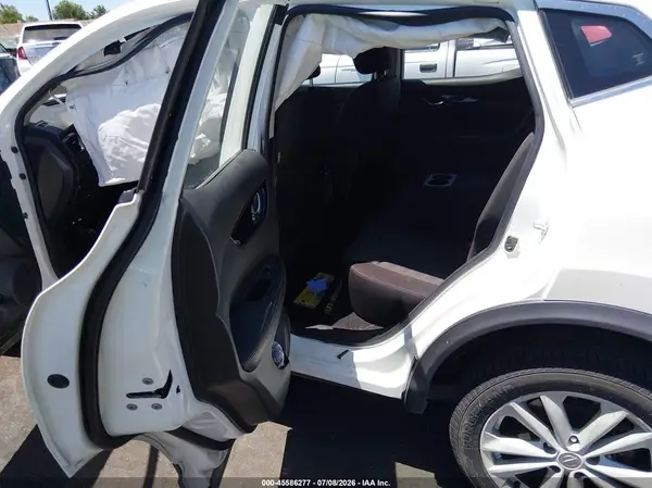 JN1BJ1CP4HW001815 2017 NISSAN ROGUE - Image 8