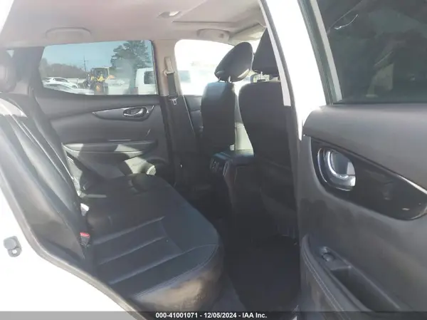 JN1BJ1CP4HW003287 2017 NISSAN ROGUE - Image 8