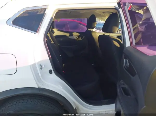 JN1BJ1CP4HW004570 2017 NISSAN ROGUE - Image 8
