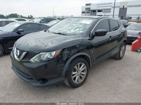 JN1BJ1CP4HW004892 2017 NISSAN ROGUE - Image 2