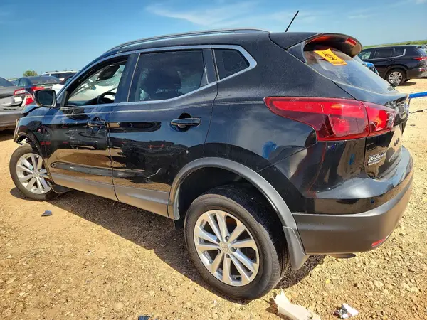 JN1BJ1CP4HW006464 2017 NISSAN ROGUE - Image 2