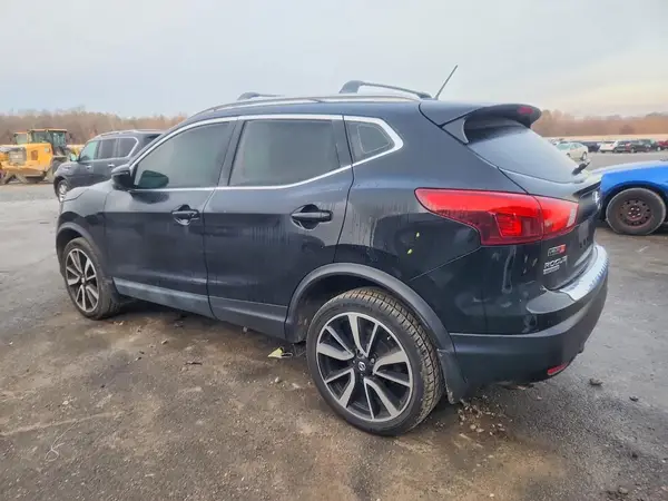 JN1BJ1CP4HW007159 2017 NISSAN ROGUE - Image 2