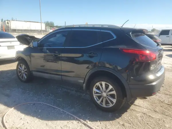 JN1BJ1CP4HW010269 2017 NISSAN ROGUE - Image 2