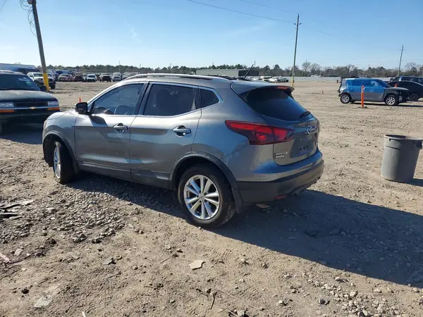 JN1BJ1CP4HW010773 2017 NISSAN ROGUE - Image 2