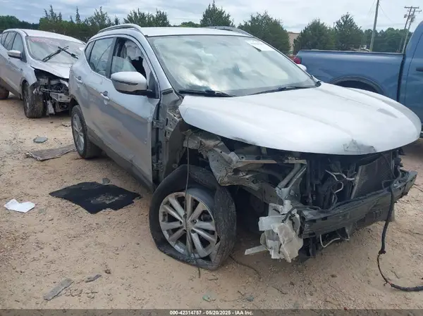 JN1BJ1CP4HW011373 2017 NISSAN ROGUE - Image 1