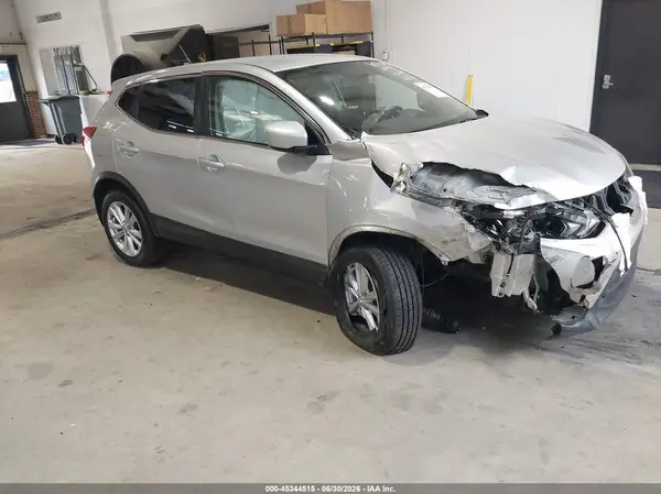 JN1BJ1CP4HW011499 2017 NISSAN ROGUE - Image 1