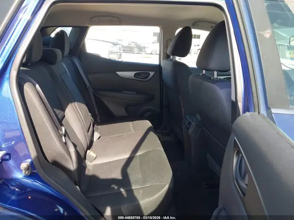 JN1BJ1CP4HW011888 2017 NISSAN ROGUE - Image 8