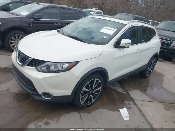 JN1BJ1CP4HW012085 2017 NISSAN ROGUE - Image 2