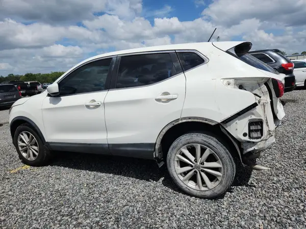 JN1BJ1CP4HW012233 2017 NISSAN ROGUE - Image 2