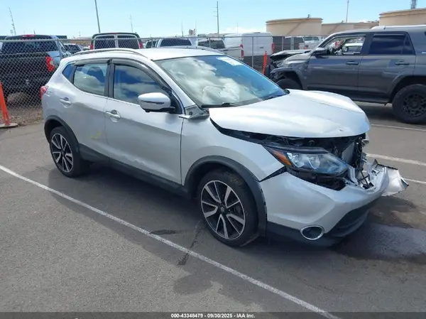 JN1BJ1CP4HW012491 2017 NISSAN ROGUE - Image 1