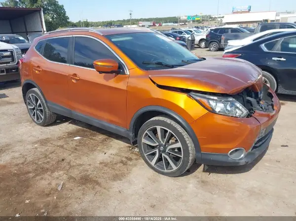 JN1BJ1CP4HW012748 2017 NISSAN ROGUE - Image 1