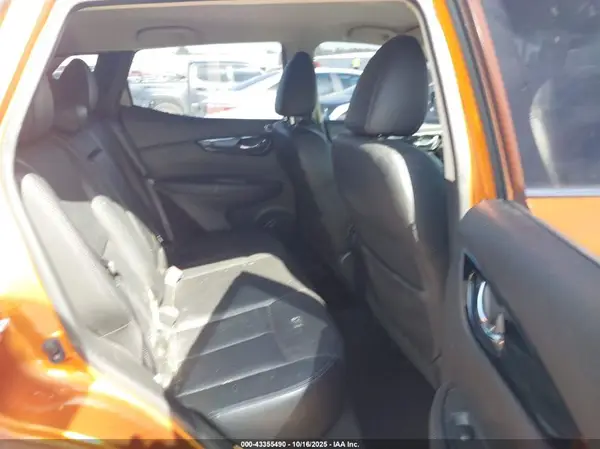 JN1BJ1CP4HW012748 2017 NISSAN ROGUE - Image 8